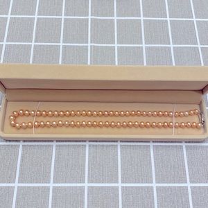 Brand new pearl necklace